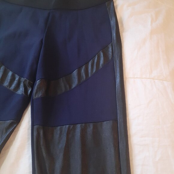 Nygard Slims Legging by Peter Nygard Size Large, Blue/Black - Picture 4 of 7
